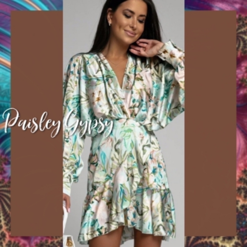 V NECK LANTERN SLEEVE HIGH FASHION FLORAL MINI DRESS - Picture 2 of 8